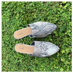 Qupid Backless Snake Print Flat